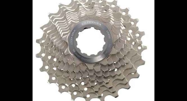 Shimano cassette Ultegra CS-6700 10-vitesses 12-25 dents  box