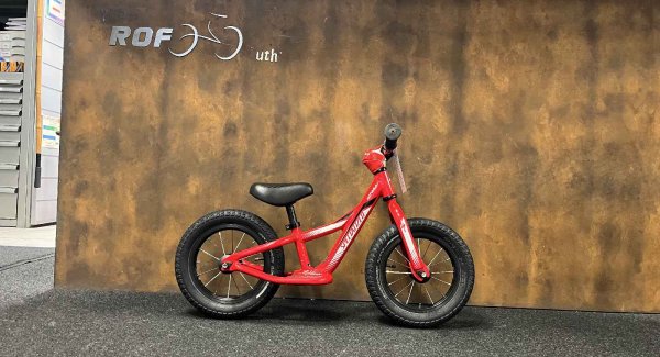 Specialized Draisienne Specialized rouge 